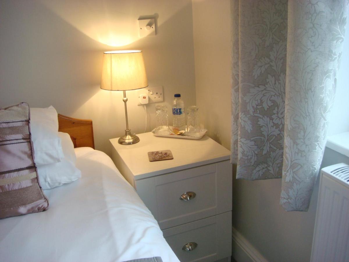 Broadlands Guest House Stratford-upon-Avon Exterior photo